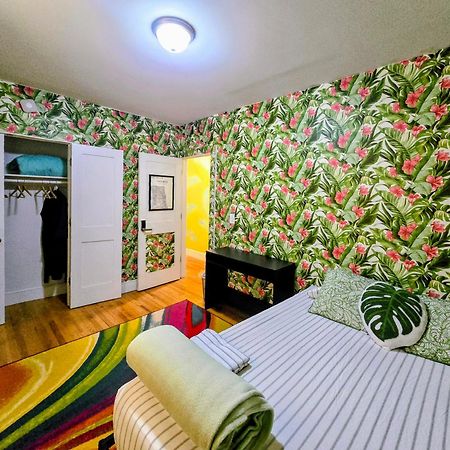 Tropical Comfort Room In Harlem Cozy Stay With Snacks & Style New York Extérieur photo