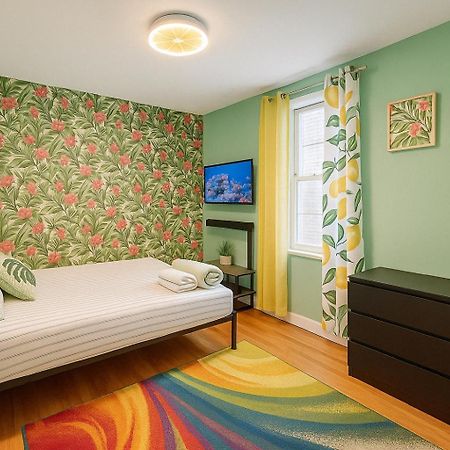 Tropical Comfort Room In Harlem Cozy Stay With Snacks & Style New York Extérieur photo