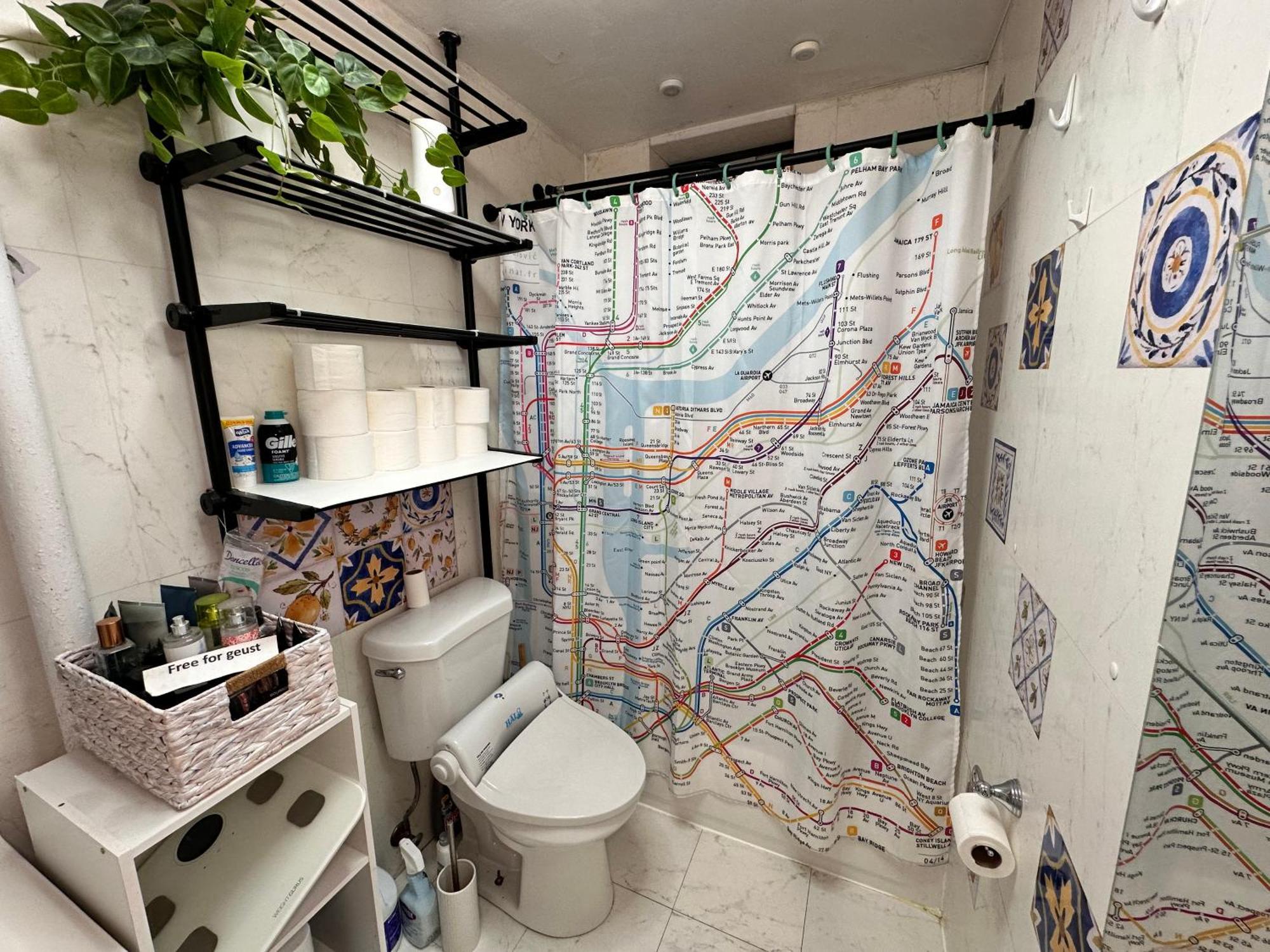Tropical Comfort Room In Harlem Cozy Stay With Snacks & Style New York Extérieur photo
